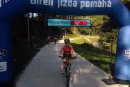 foto02_cyklistkaprojdbirellbrnouvluhaovicchapomhtakhandicapovanm