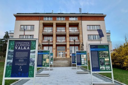 Venkovní výstava přibližuje historii první světové války v Luhačovicích. Foto: redakce Luhačovice.cz