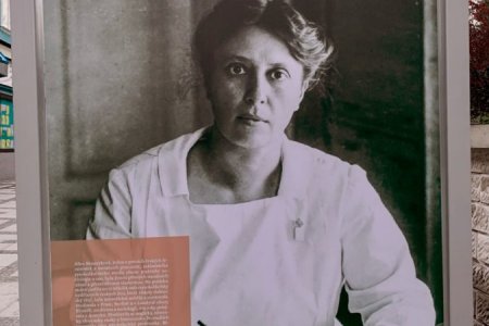 Exhibition Big women in small spas again in Luhačovice. Photo: editorial Luhačovice.cz