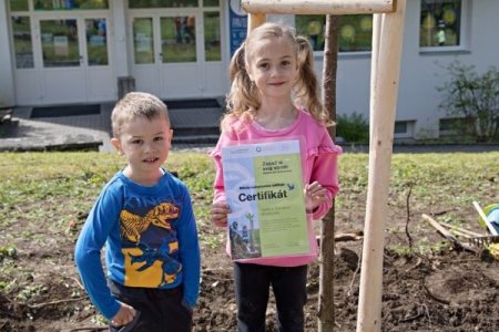 Akce "Zasaď si svůj strom" v Luhačovicích. Foto: Město Luhačovice
