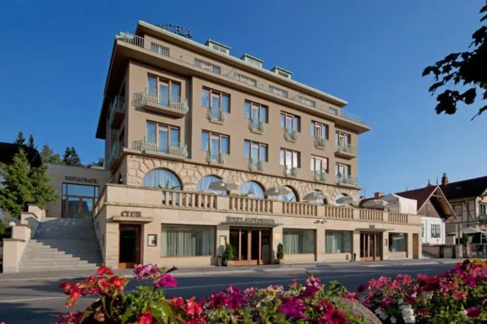 Hotel Alexandria stále láká všechny návštěvníky Luhačovic. Foto: Lázně Luhačovice a.s.